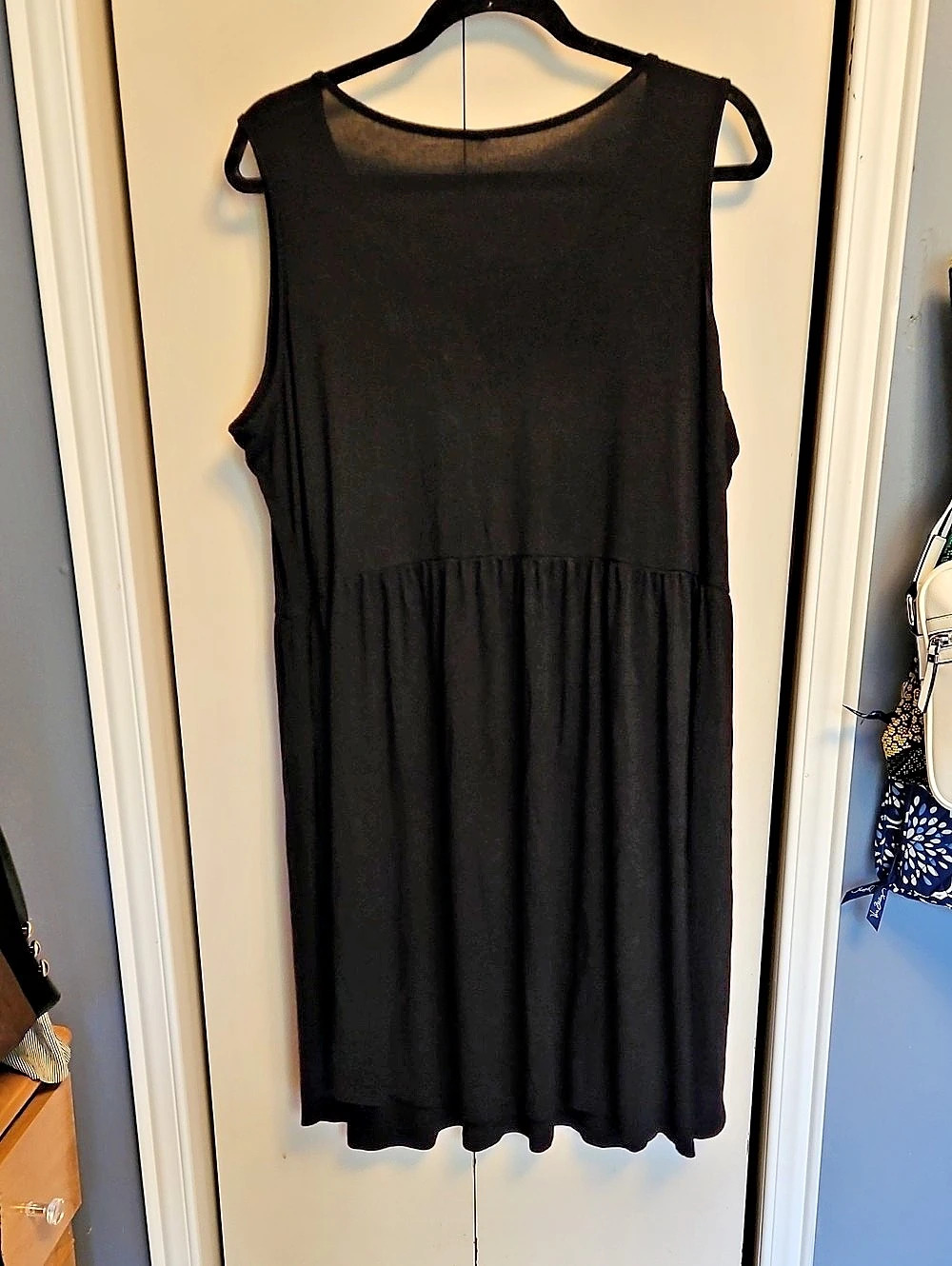 Sleeveless Mini Dress in Black 3X Ptp26 L41